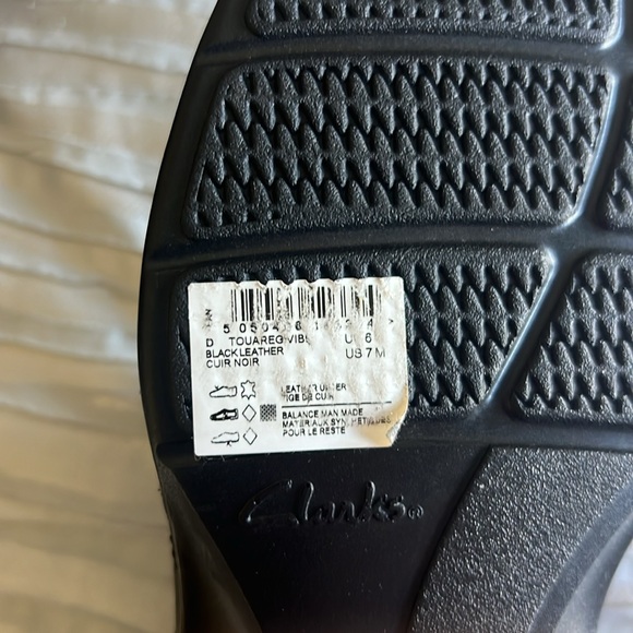 Clarks black dress shoes, men’s size 7 medium ortholite - Picture 6 of 8